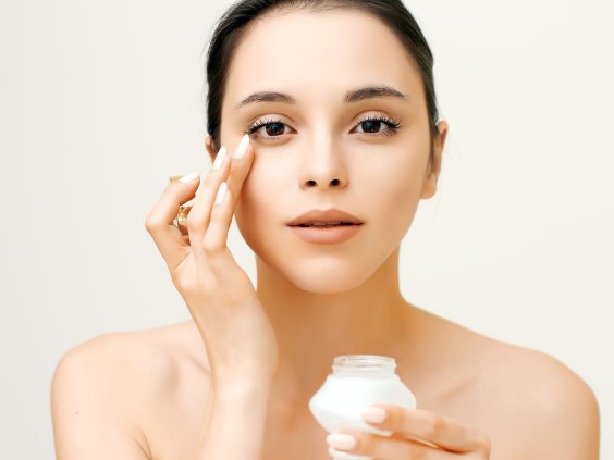 Apa Sih Fungsi Eye Cream Untuk Kulit Di Sekitar Mata?