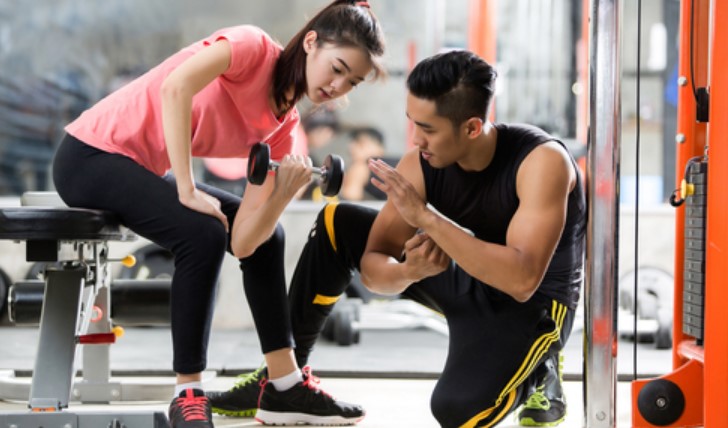 Tips Menghindari Cedera Saat Melakukan Fitness Di Gym