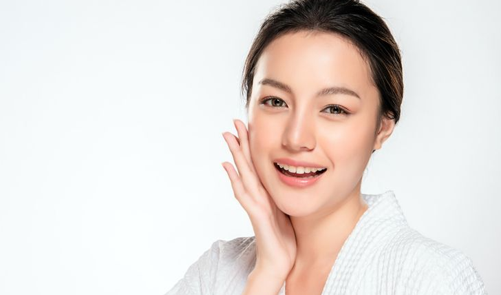 Cara Mengencangkan Area Bawah Mata